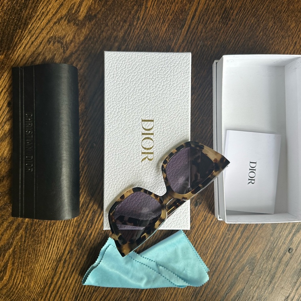 Dior Brown Square Sunglasses Bold Tortoiseshell Design - Picture 9 of 11